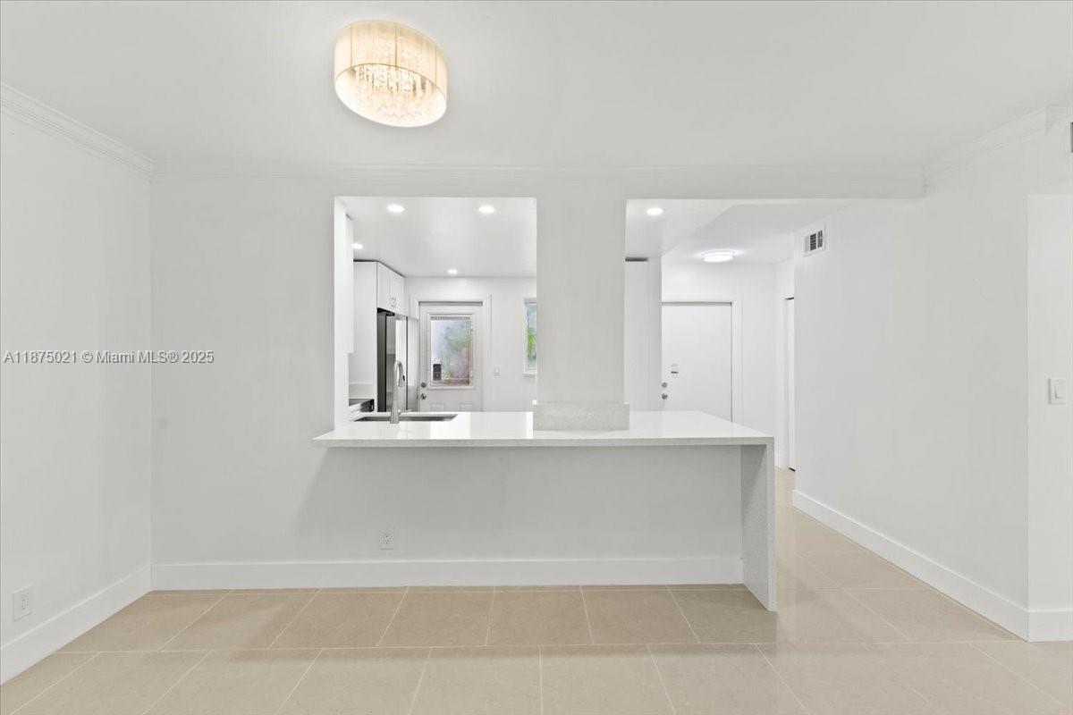 MEADOWBROOK TOWERS CONDO L - Residential