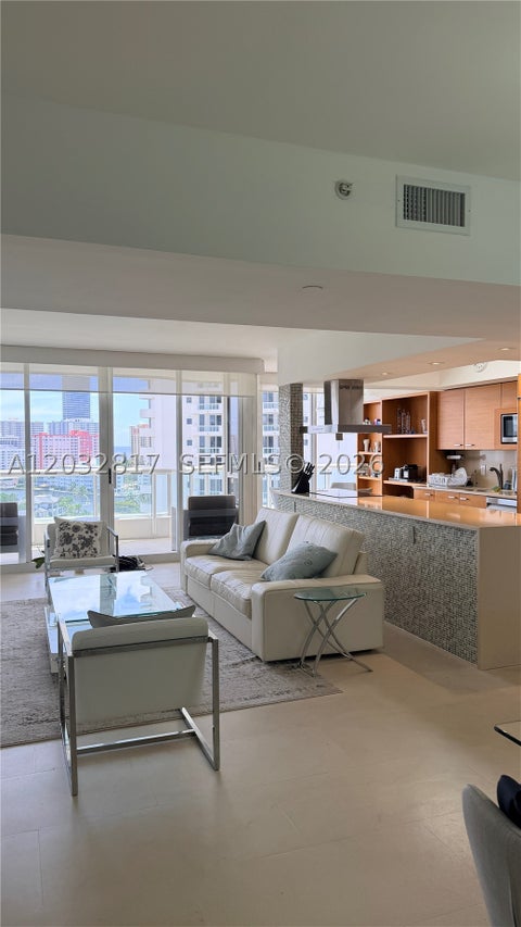 Tiny photo for 21205 Yacht Club Dr #1201, Aventura, FL 33180 (MLS # A12032817)
