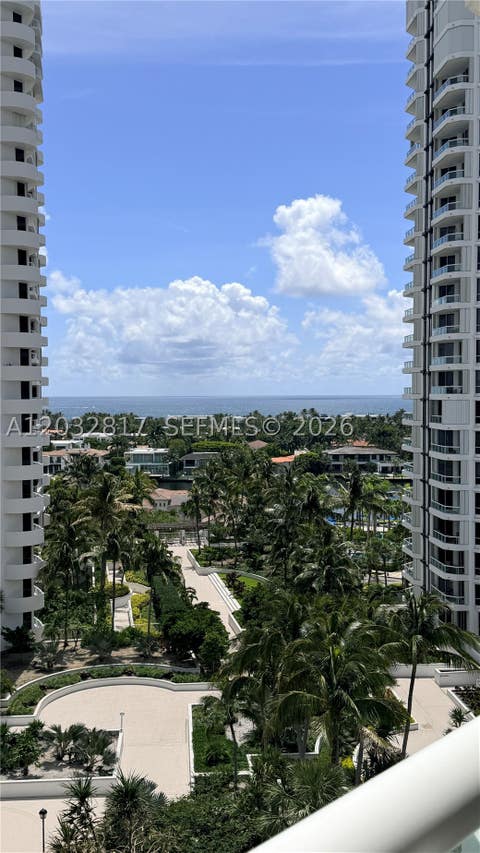 Tiny photo for 21205 Yacht Club Dr #1201, Aventura, FL 33180 (MLS # A12032817)