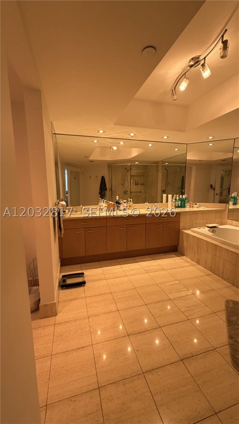 Tiny photo for 21205 Yacht Club Dr #1201, Aventura, FL 33180 (MLS # A12032817)