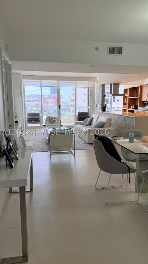 Tiny photo for 21205 Yacht Club Dr #1201, Aventura, FL 33180 (MLS # A12032817)