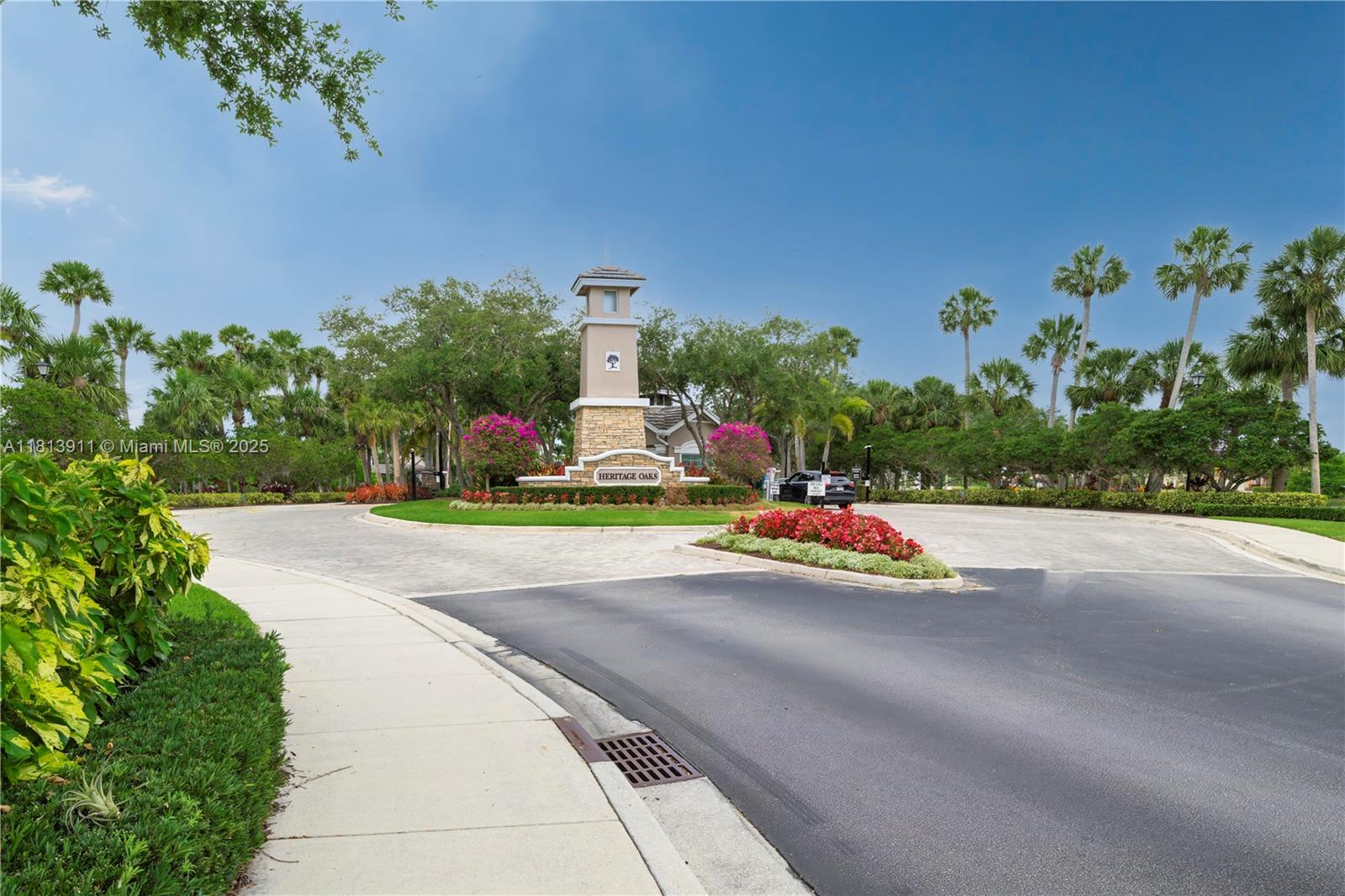 9722 SW Glenbrook Dr, Port St. Lucie, FL, 34987/$330,000 1 9722 SW Glenbrook Dr