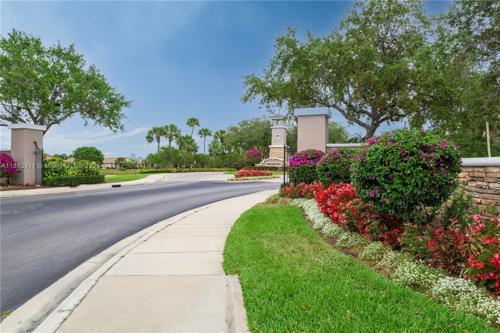 9722 SW Glenbrook Dr, Port St. Lucie, FL, 34987/$330,000 2 9722 SW Glenbrook Dr