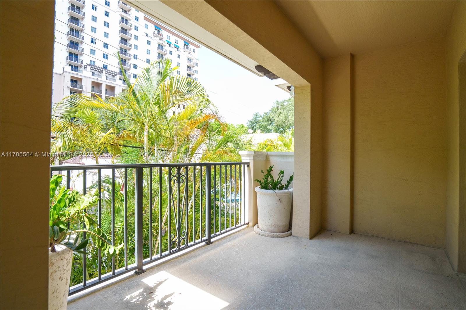 300 Majorca Ave 203