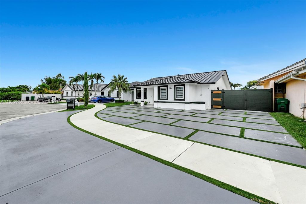 Photo of 13284 SW 39th Street, Miami, FL 33175 (MLS # A11952260)