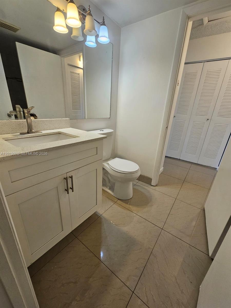 PALM CLUB VILLAGE II COND - Residential