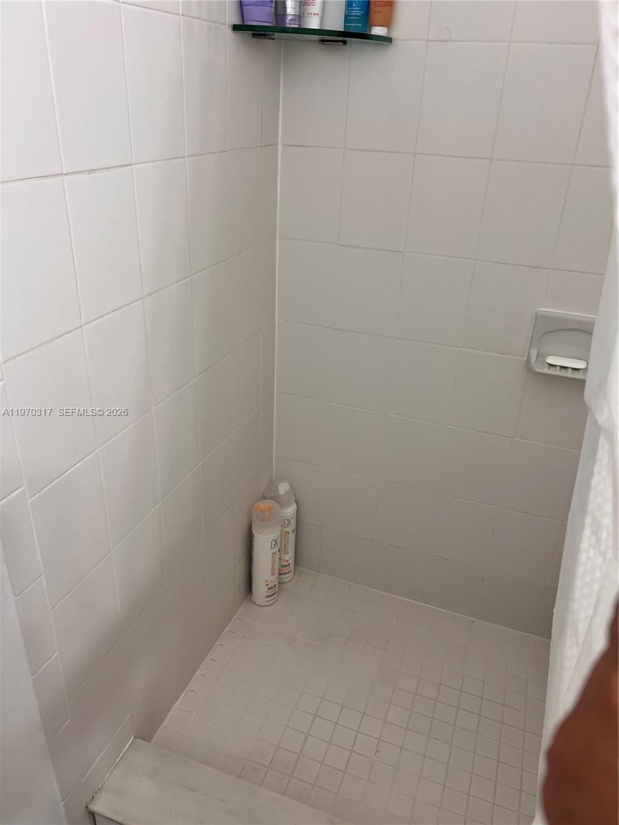 DEVON-AIRE VILLAS SEC 4 - Residential