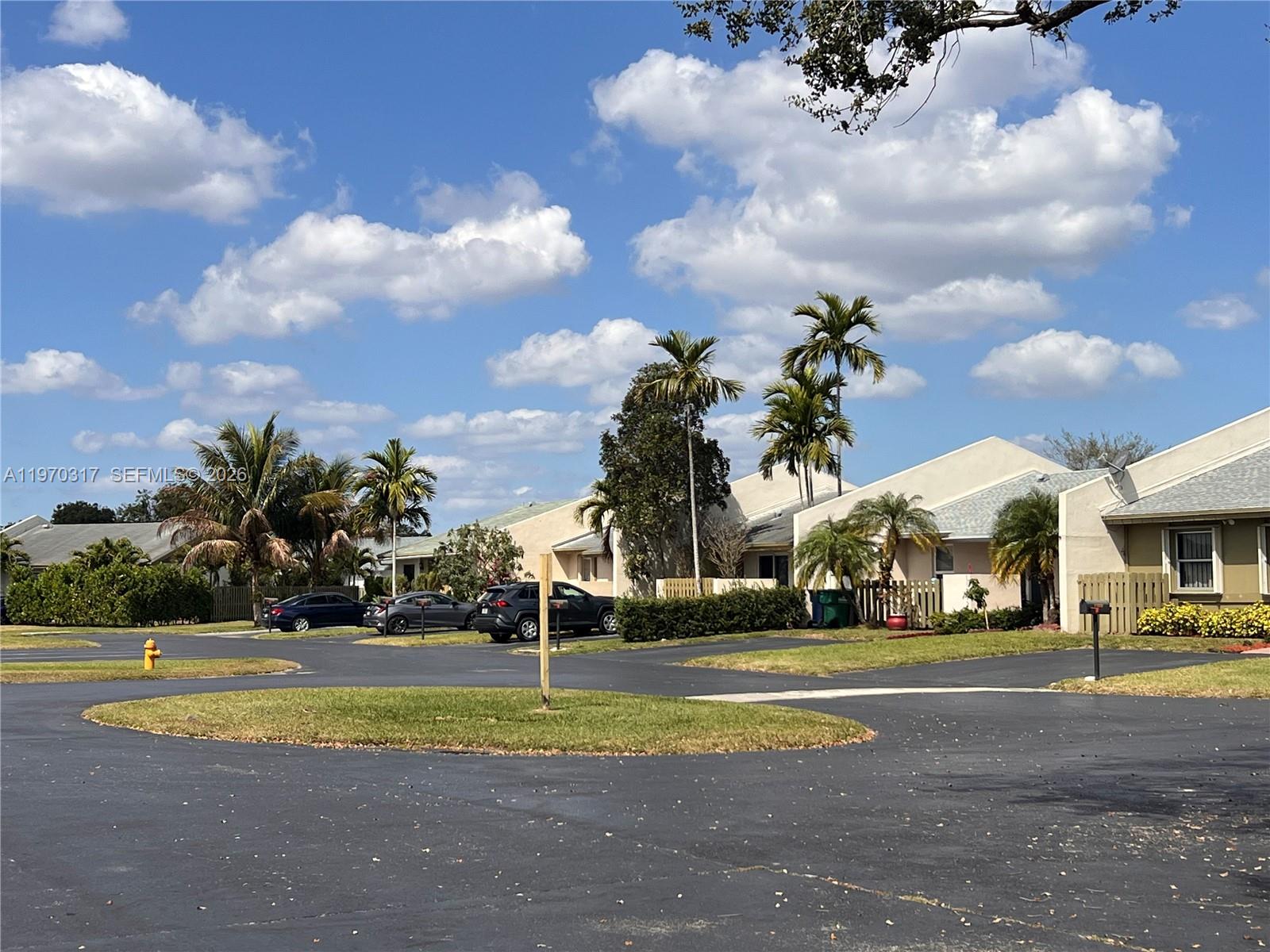 DEVON-AIRE VILLAS SEC 4 - Residential