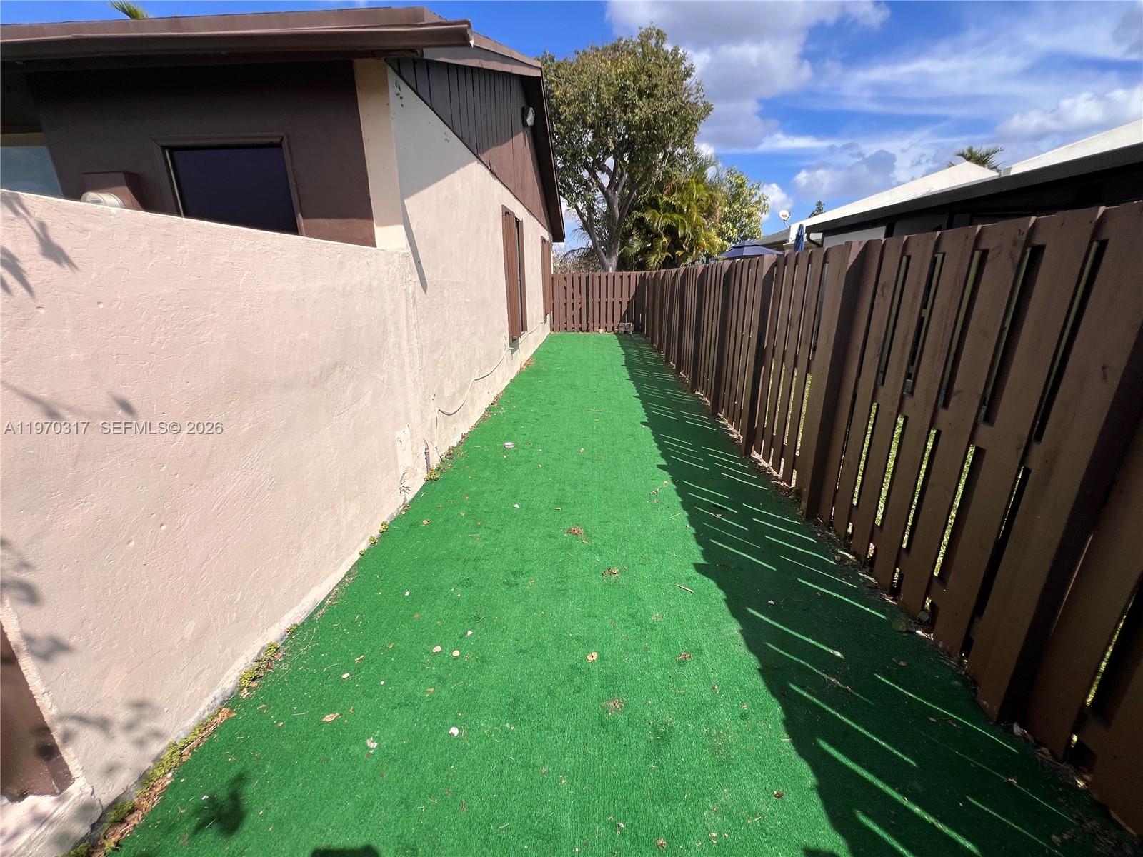 DEVON-AIRE VILLAS SEC 4 - Residential