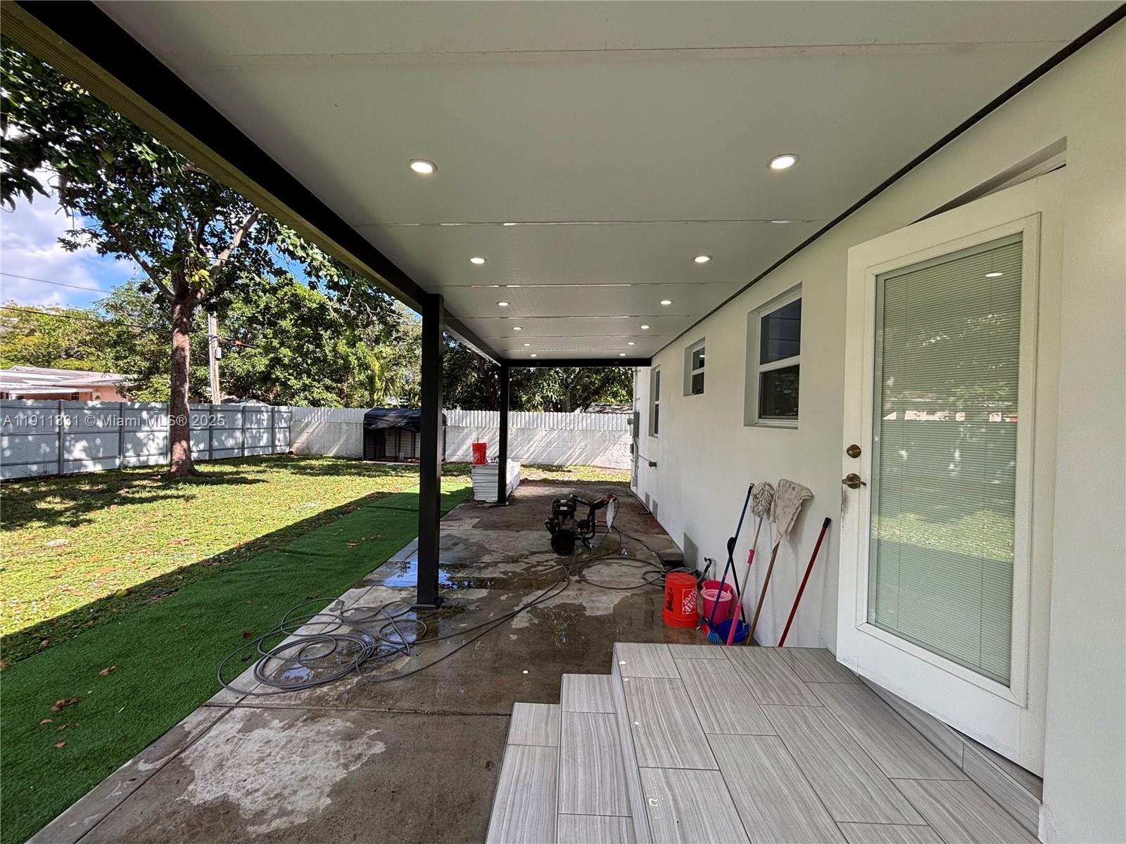 OVERBROOK SHORES NO 3 - Residential Lease