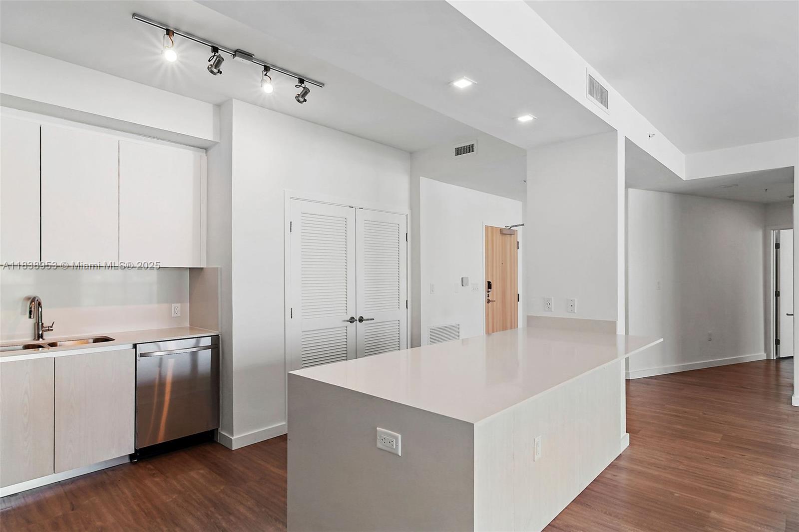 1500 Bay Rd C-2211