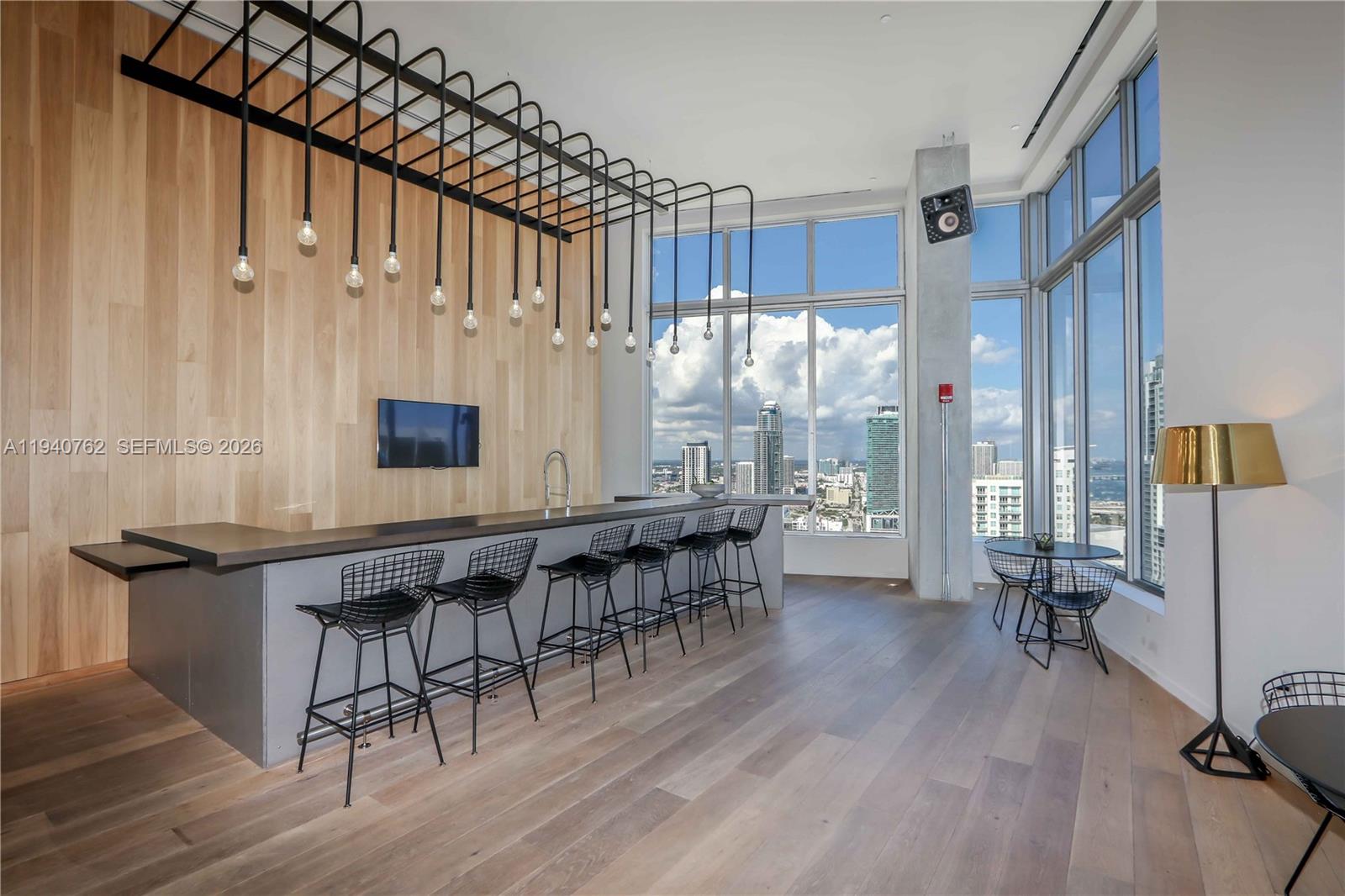 CENTRO CONDO - Residential Lease