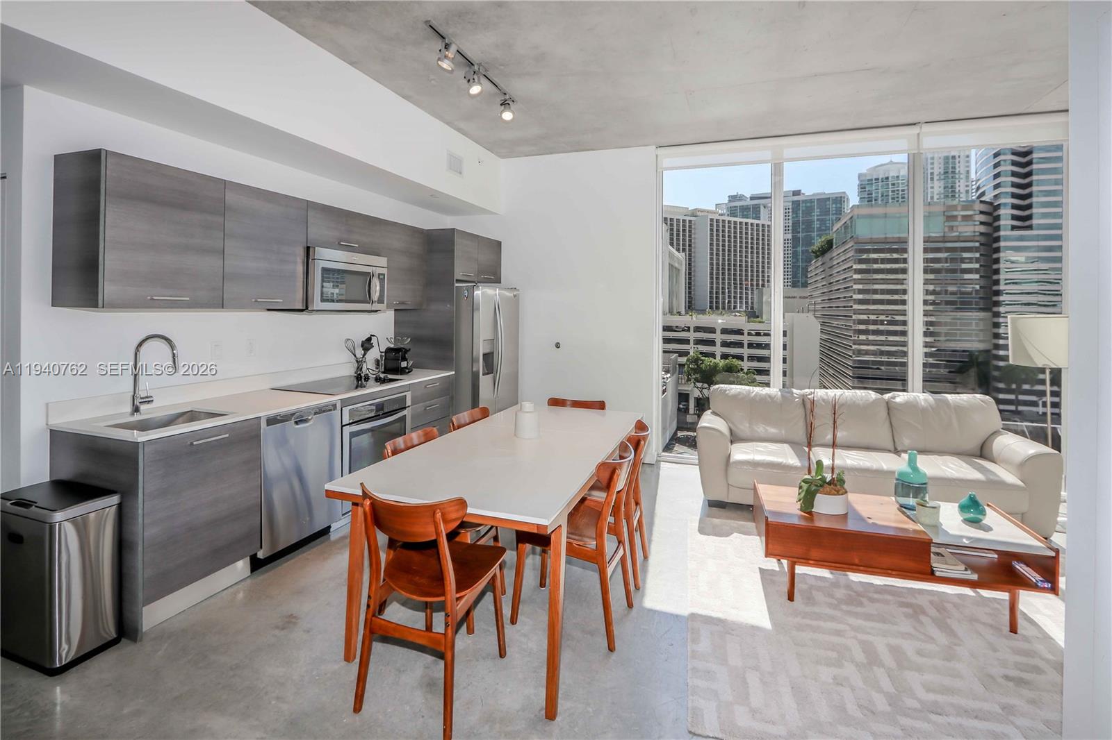 CENTRO CONDO - Residential Lease