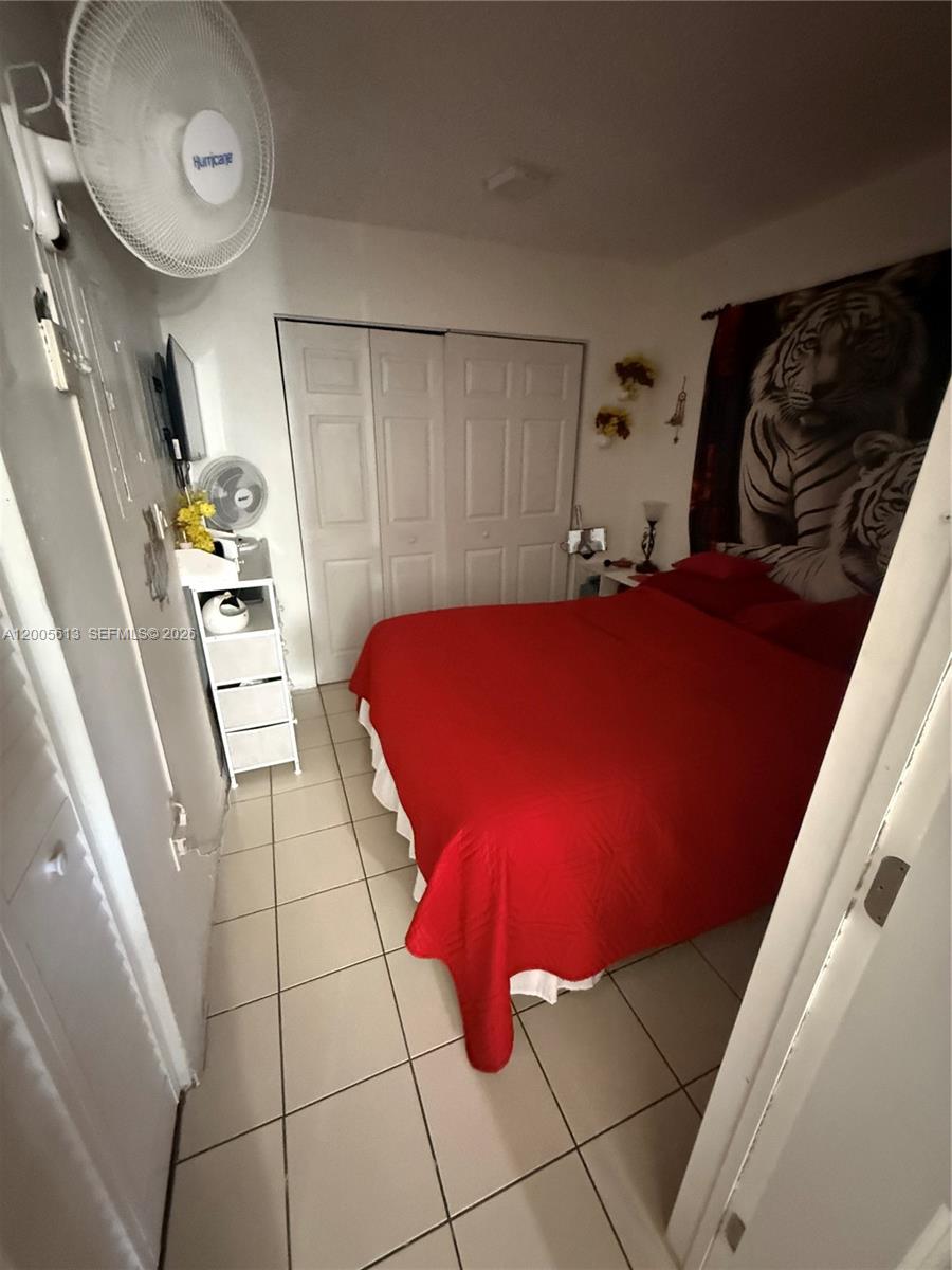 LAKE FOREST PARK CONDO IV - Residential