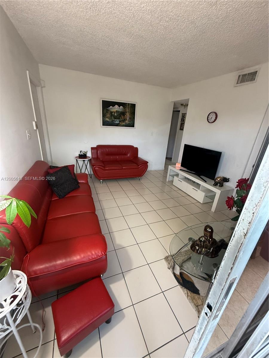 LAKE FOREST PARK CONDO IV - Residential