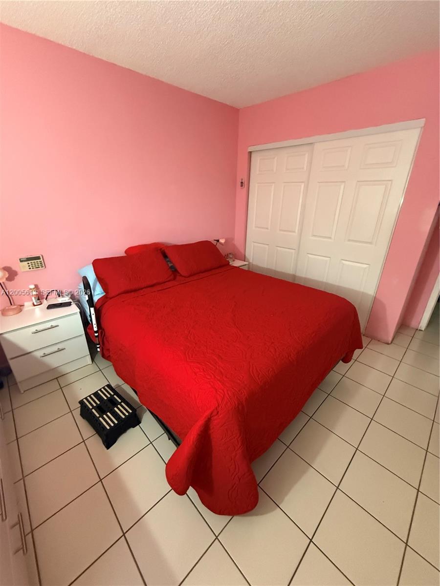 LAKE FOREST PARK CONDO IV - Residential