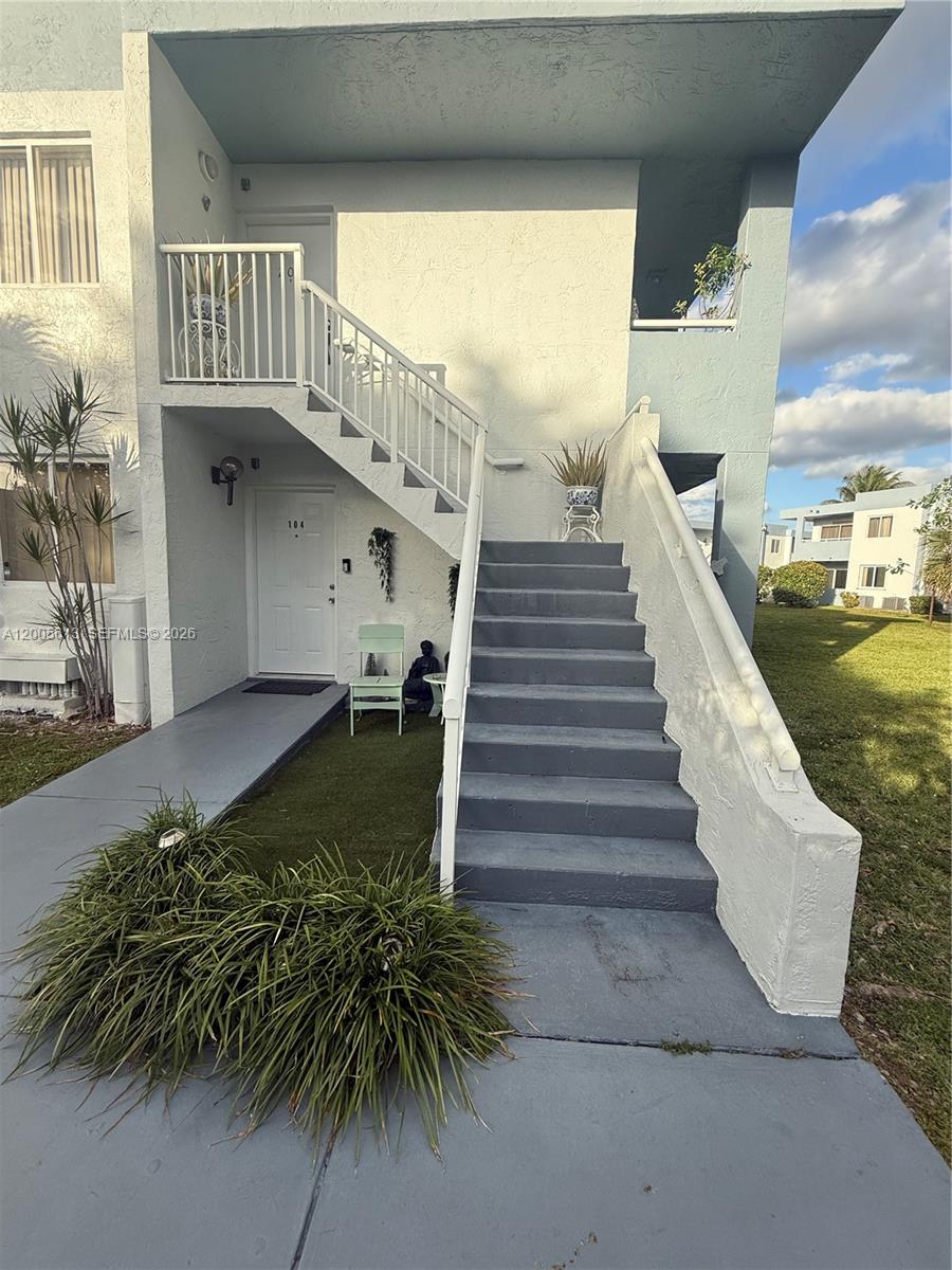 LAKE FOREST PARK CONDO IV - Residential