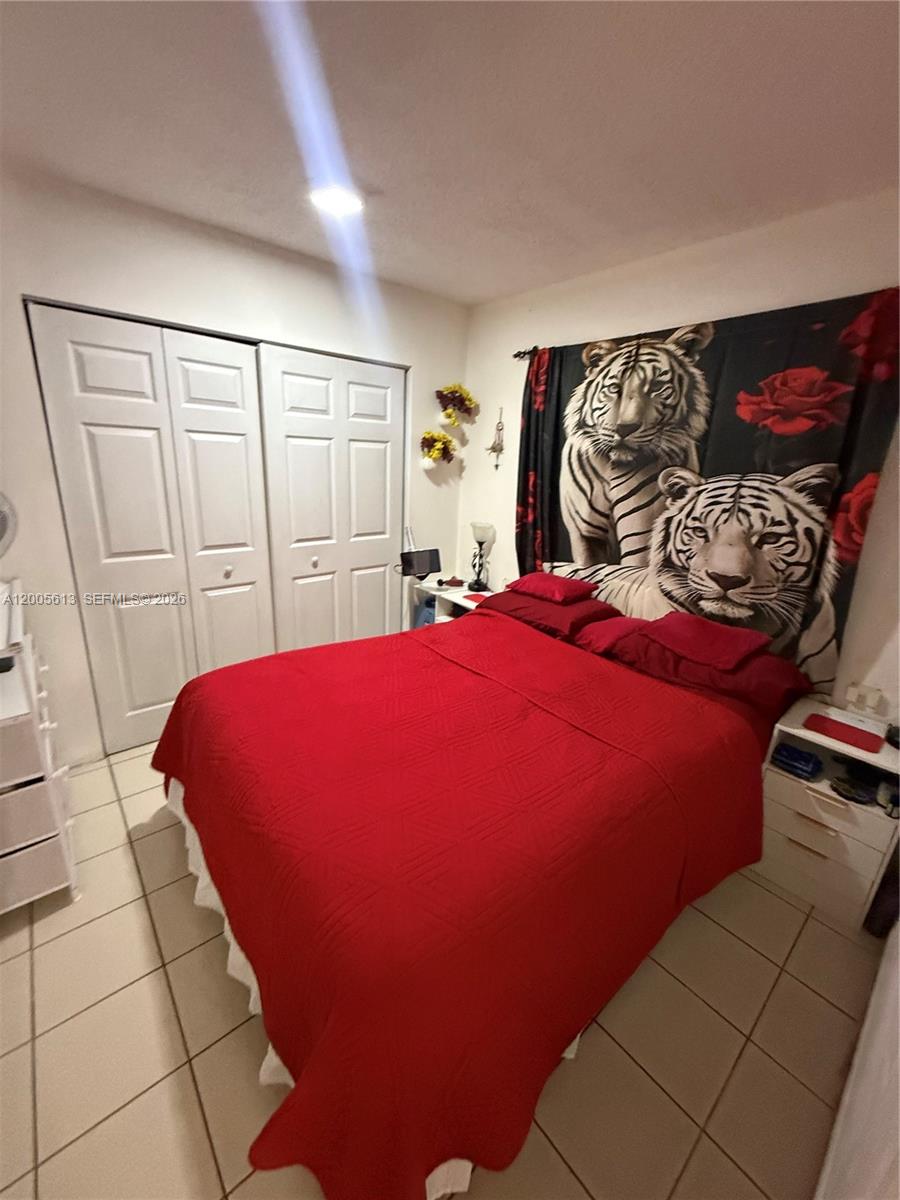 LAKE FOREST PARK CONDO IV - Residential