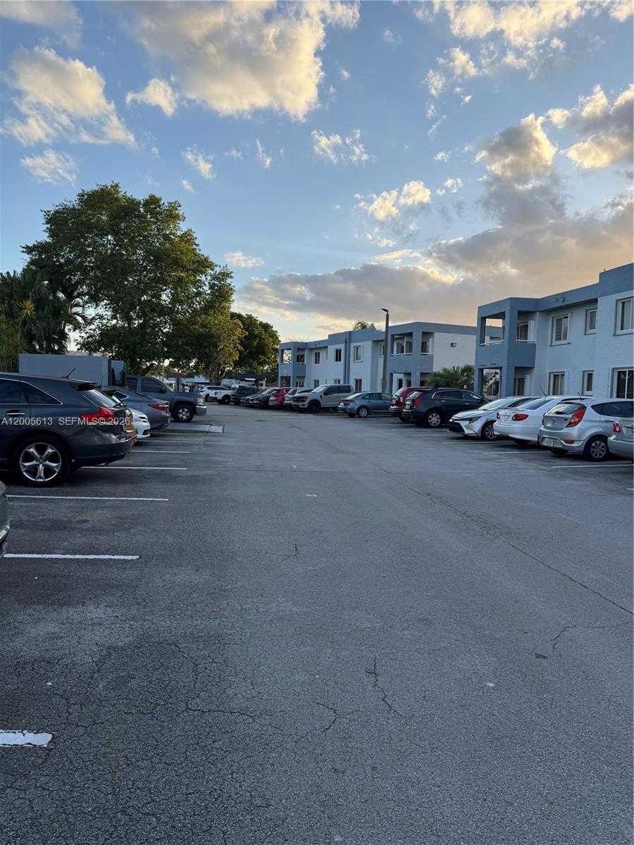 LAKE FOREST PARK CONDO IV - Residential