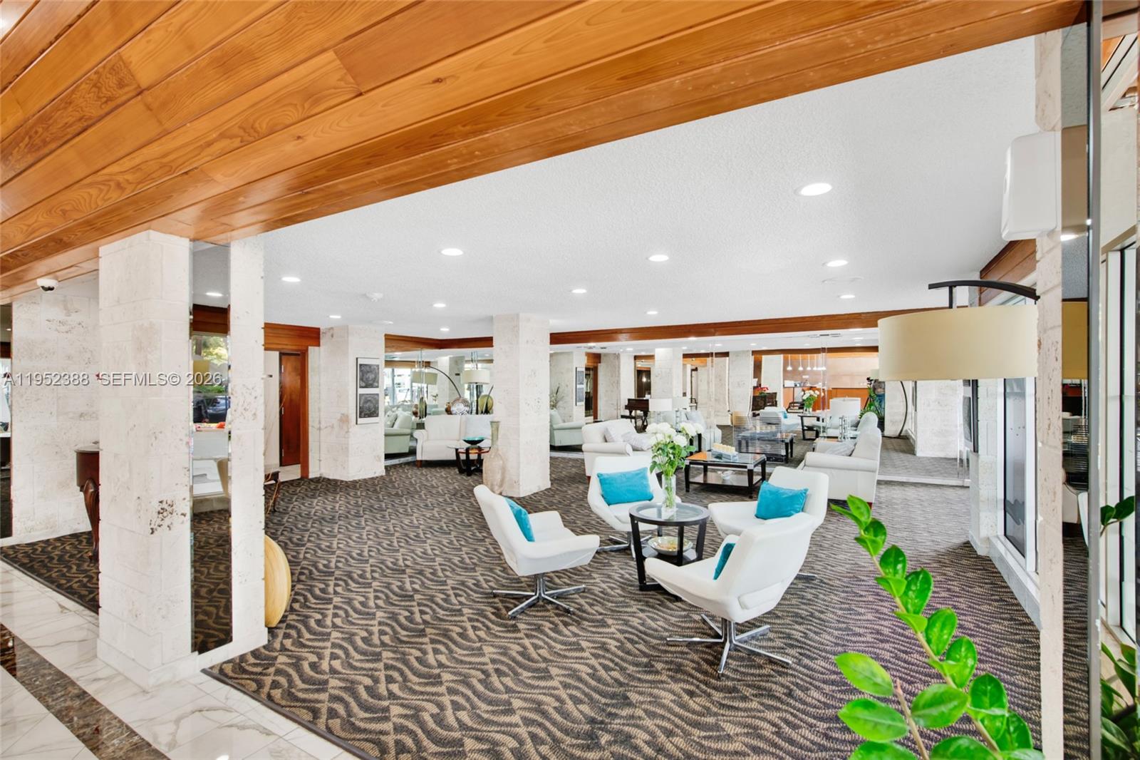 WINSTON TOWERS 500 CONDO - Residential