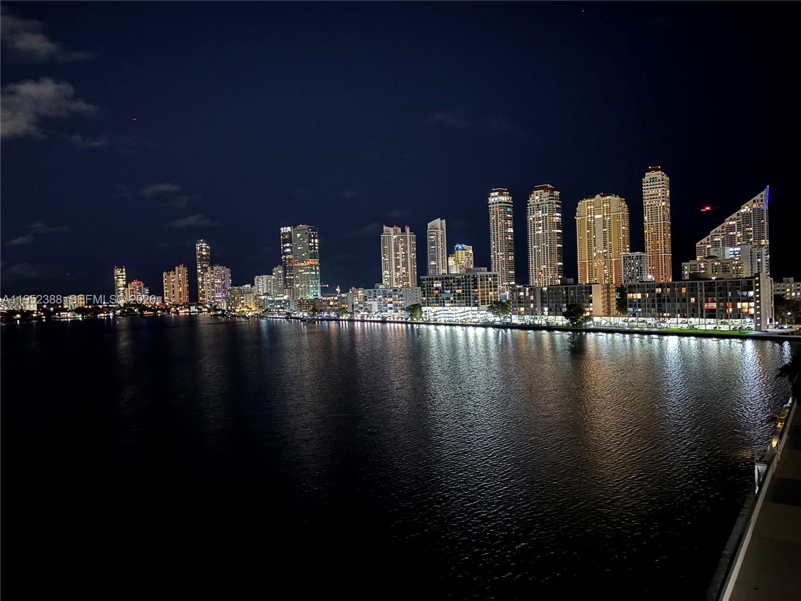 WINSTON TOWERS 500 CONDO - Residential