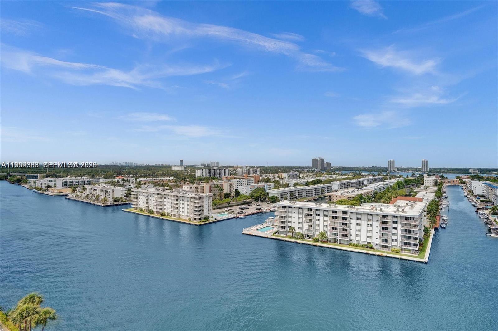 WINSTON TOWERS 500 CONDO - Residential