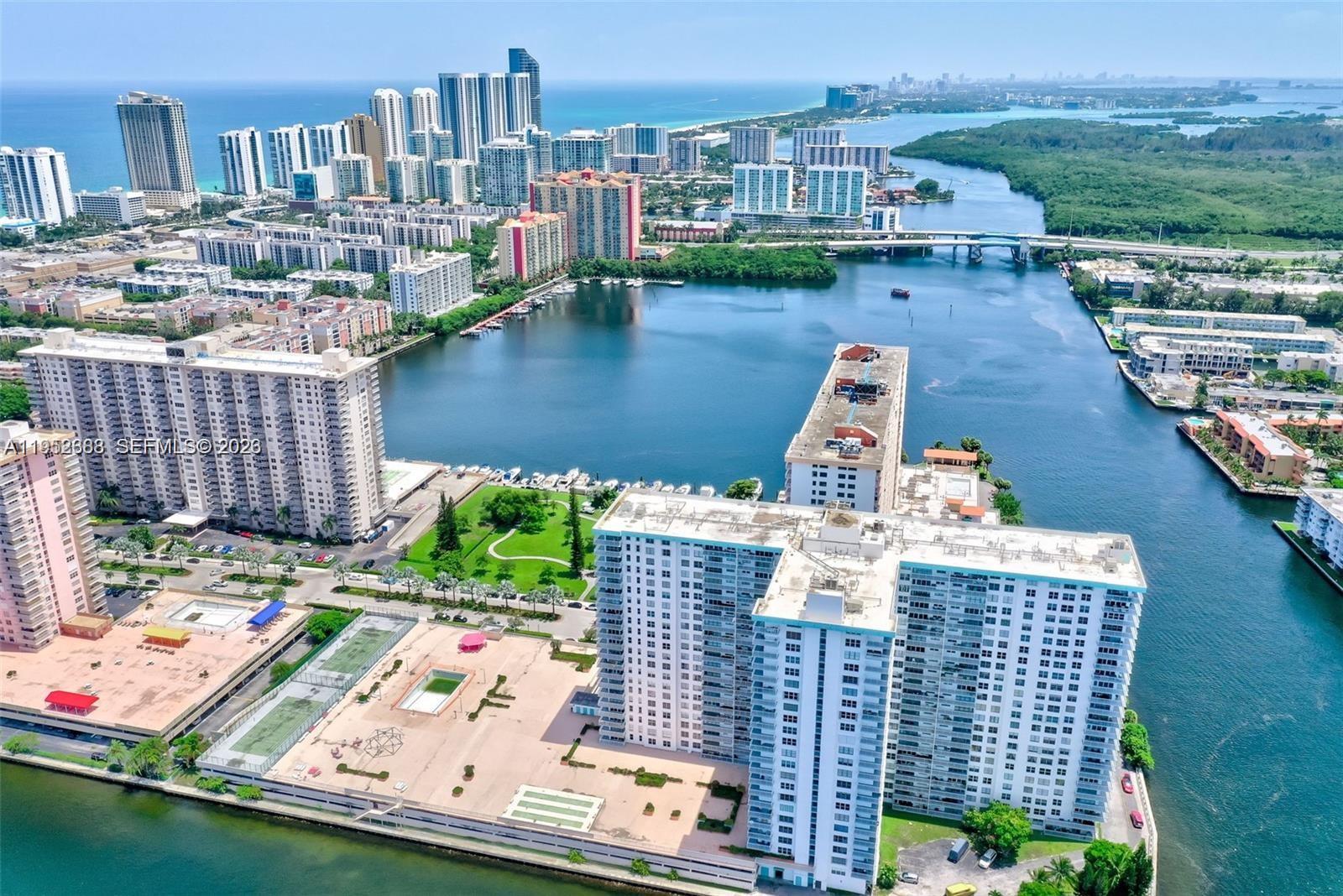 WINSTON TOWERS 500 CONDO - Residential