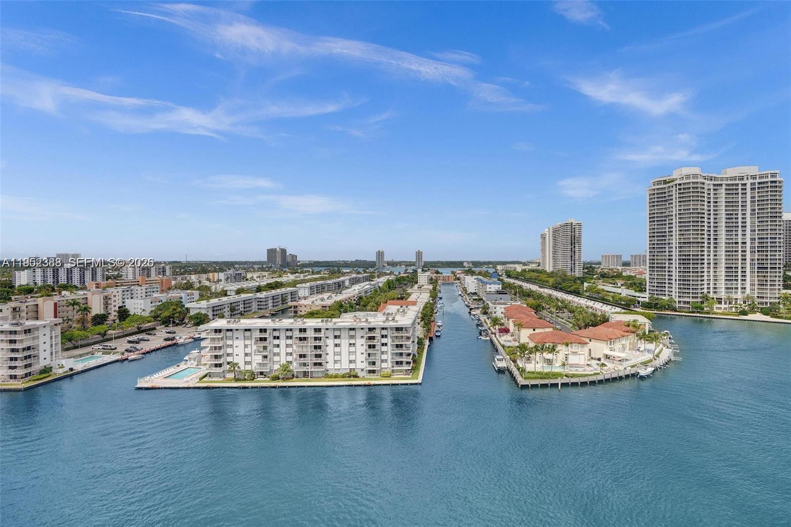 WINSTON TOWERS 500 CONDO - Residential