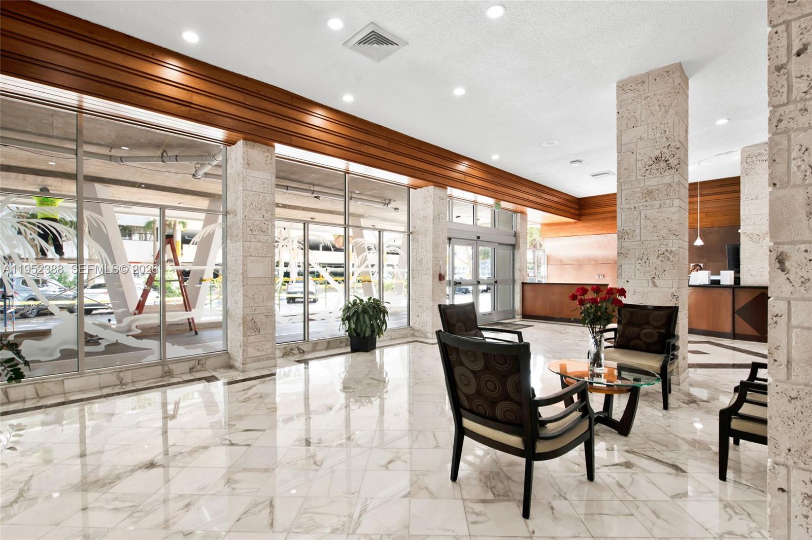 WINSTON TOWERS 500 CONDO - Residential