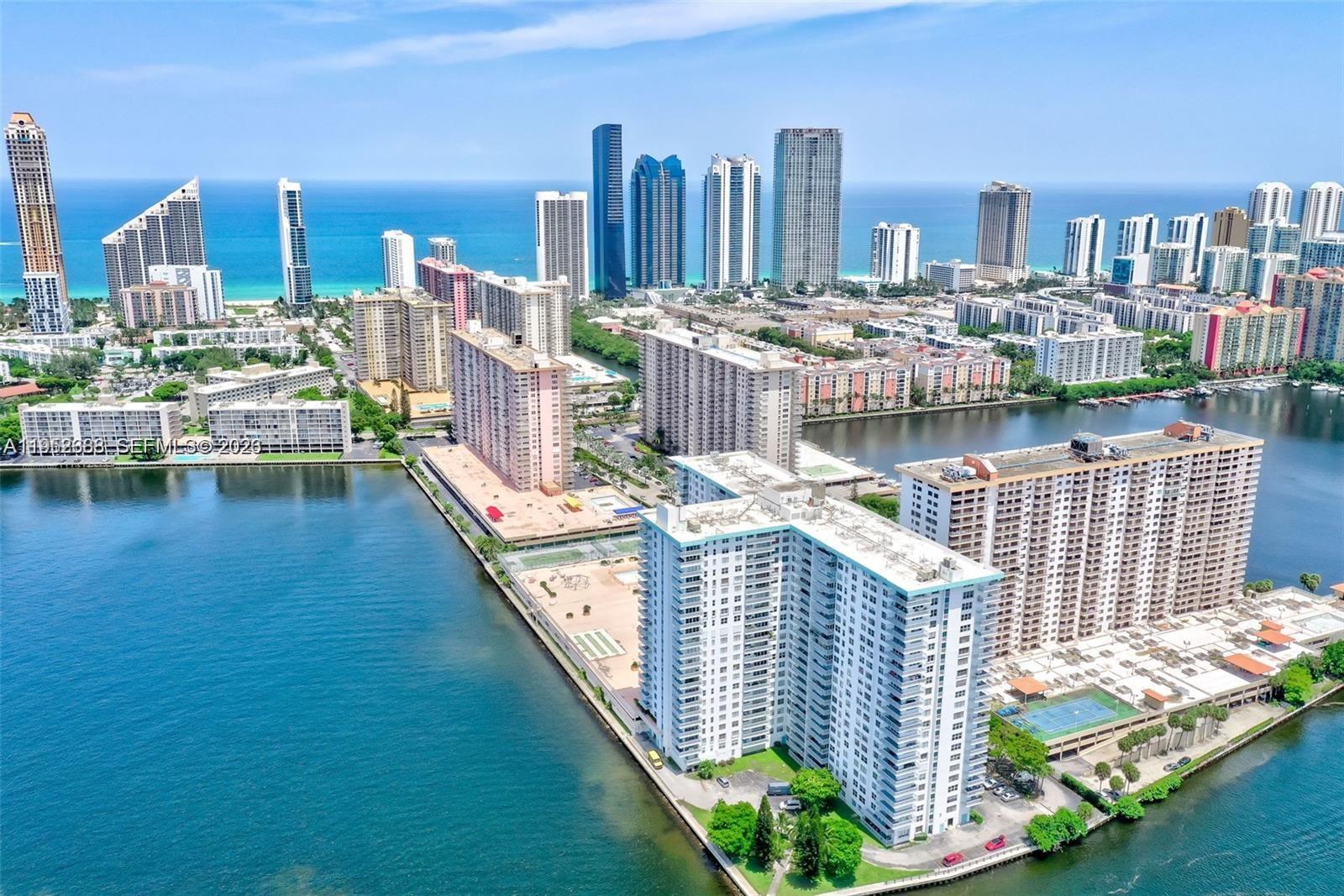 WINSTON TOWERS 500 CONDO - Residential