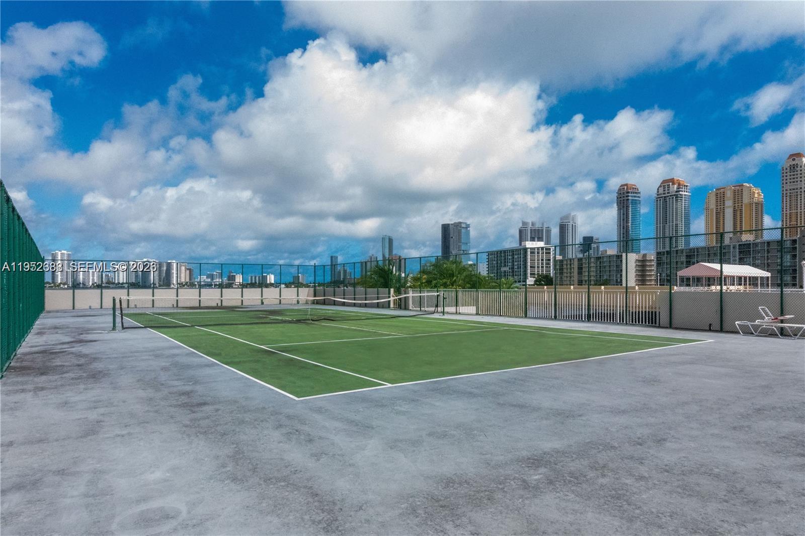 WINSTON TOWERS 500 CONDO - Residential