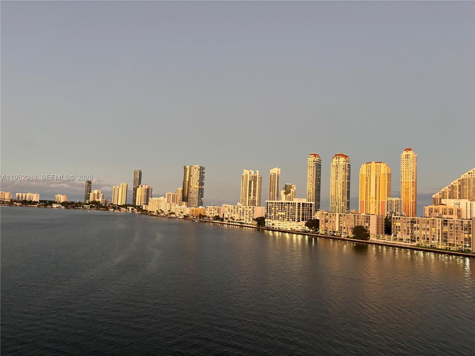 WINSTON TOWERS 500 CONDO - Residential