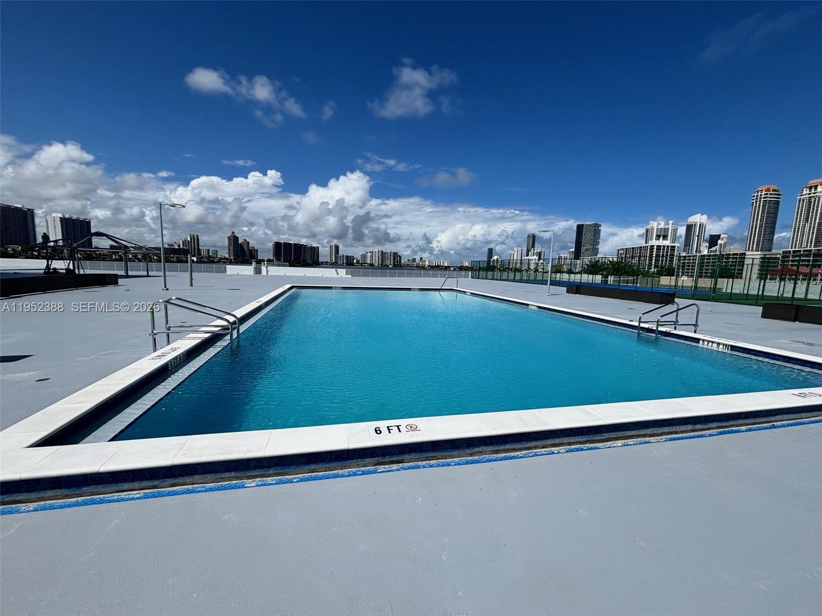 WINSTON TOWERS 500 CONDO - Residential