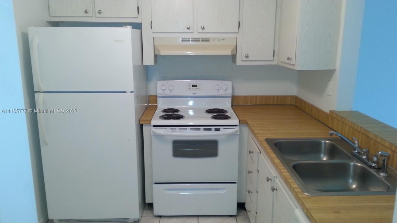 RAMBLEWOOD EAST CONDO - Residential