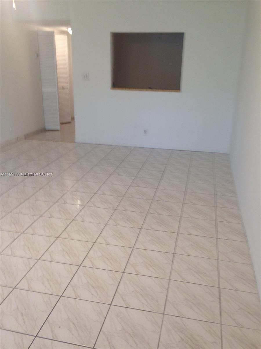 RAMBLEWOOD EAST CONDO - Residential