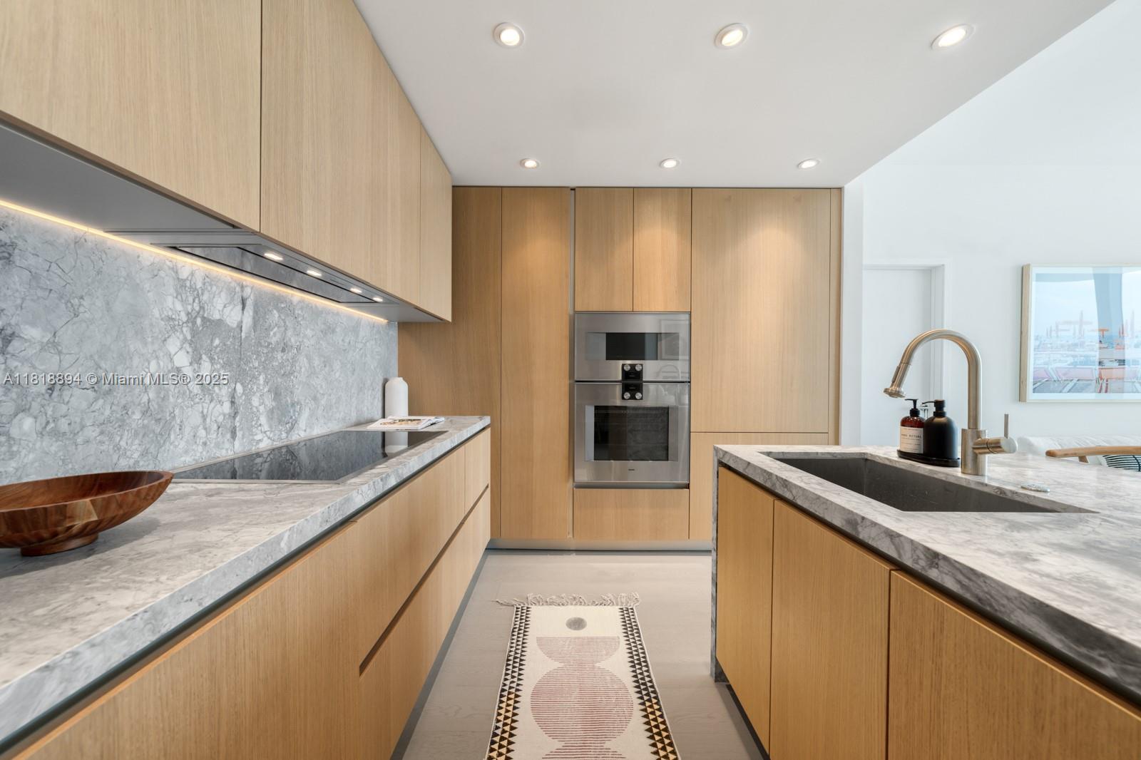 500 Alton Rd 4004, Miami Beach, FL, 33139/$3,875,000 3 500 Alton Rd 4004