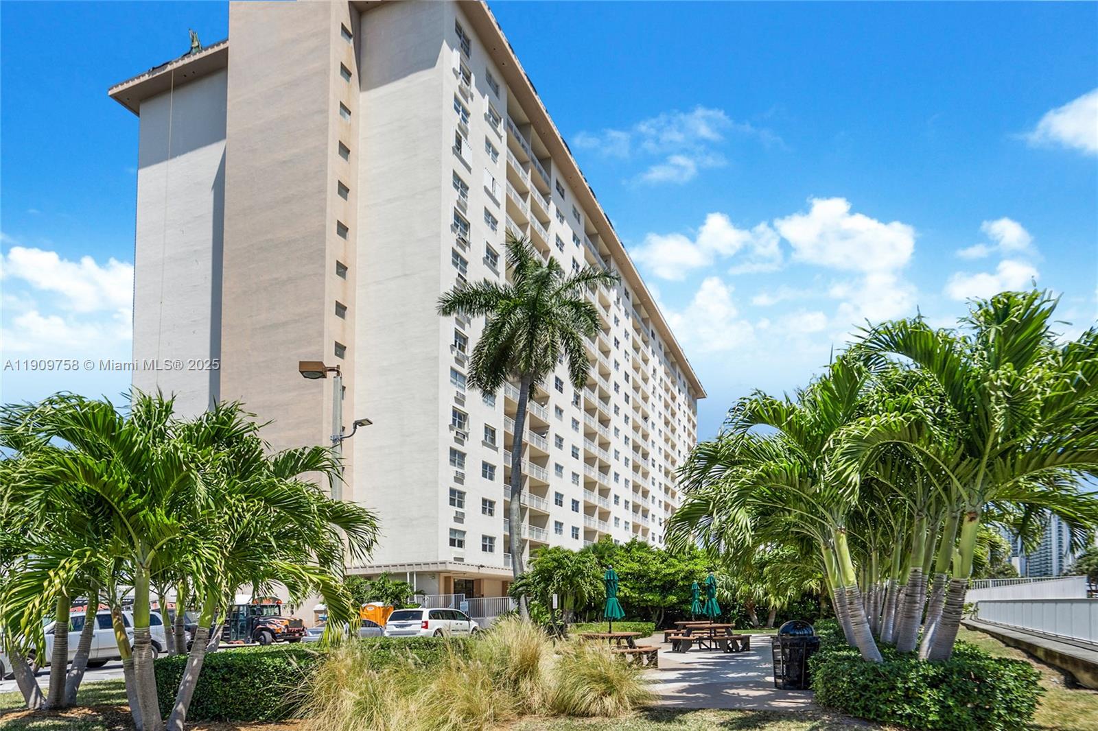 COASTAL TOWERS CONDO - Residential Lease