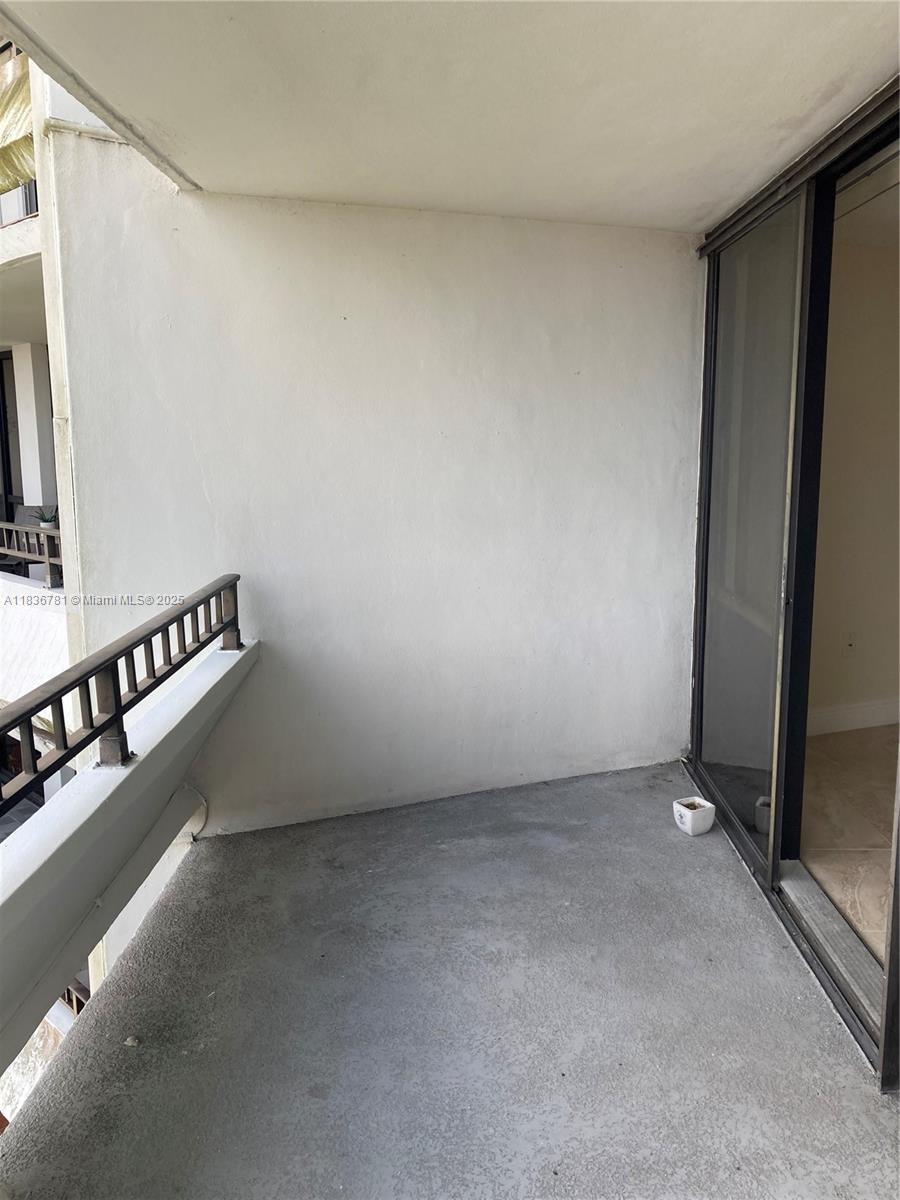 TOWERS OF KENDALE LAKES C - Residential Lease