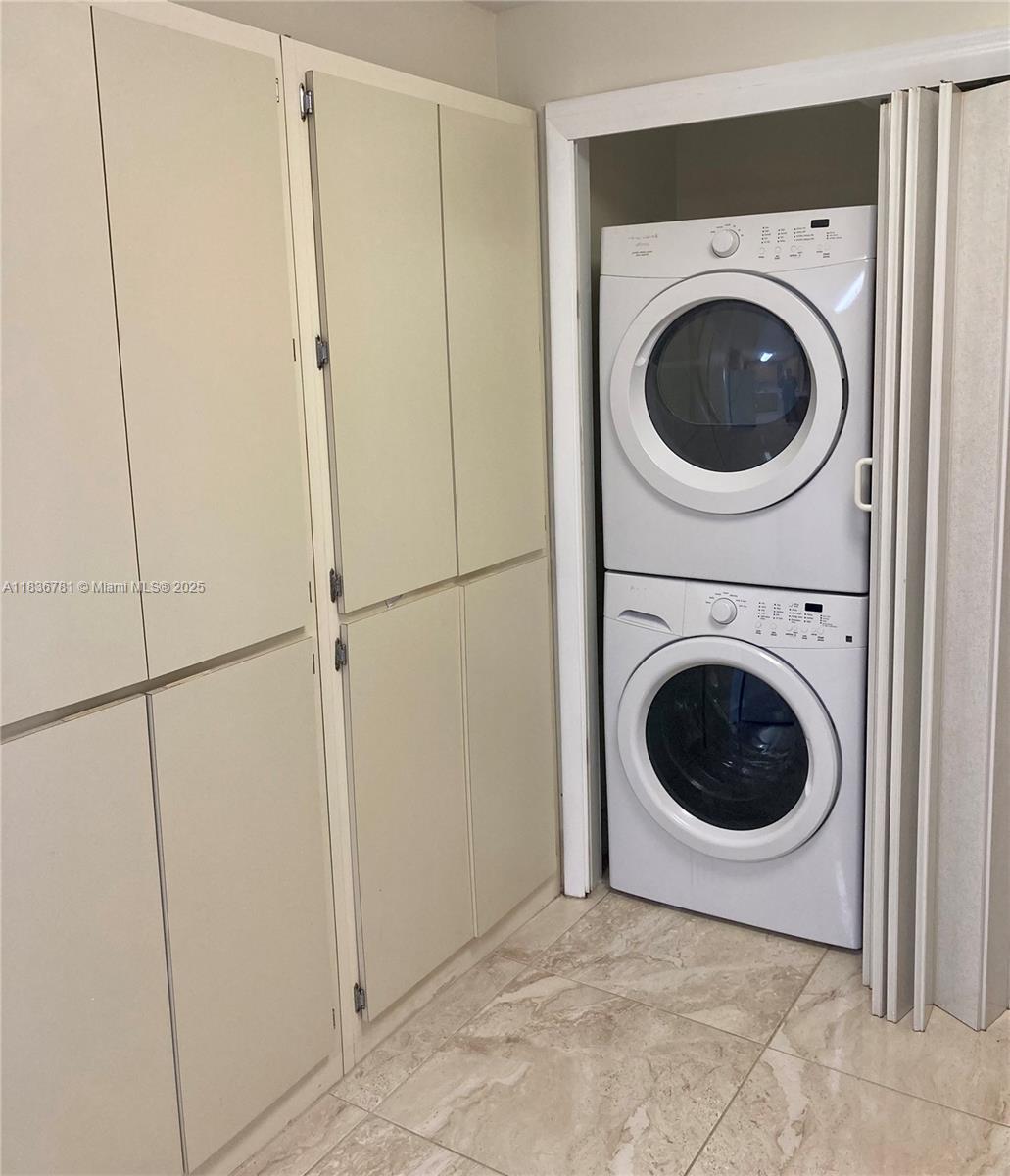 TOWERS OF KENDALE LAKES C - Residential Lease