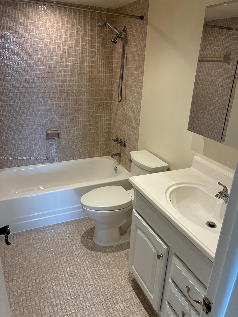 TOWERS OF KENDALE LAKES C - Residential Lease