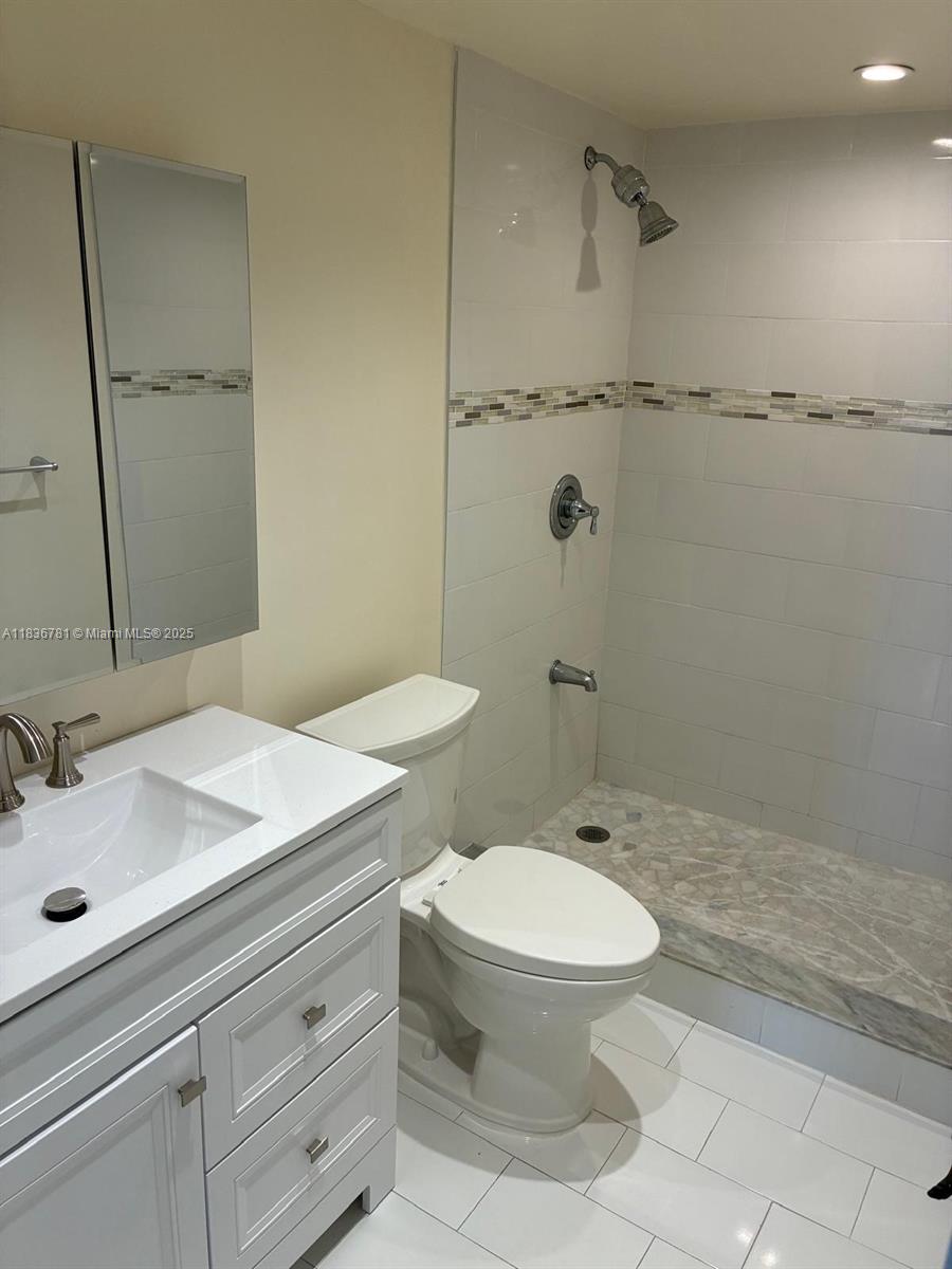 TOWERS OF KENDALE LAKES C - Residential Lease