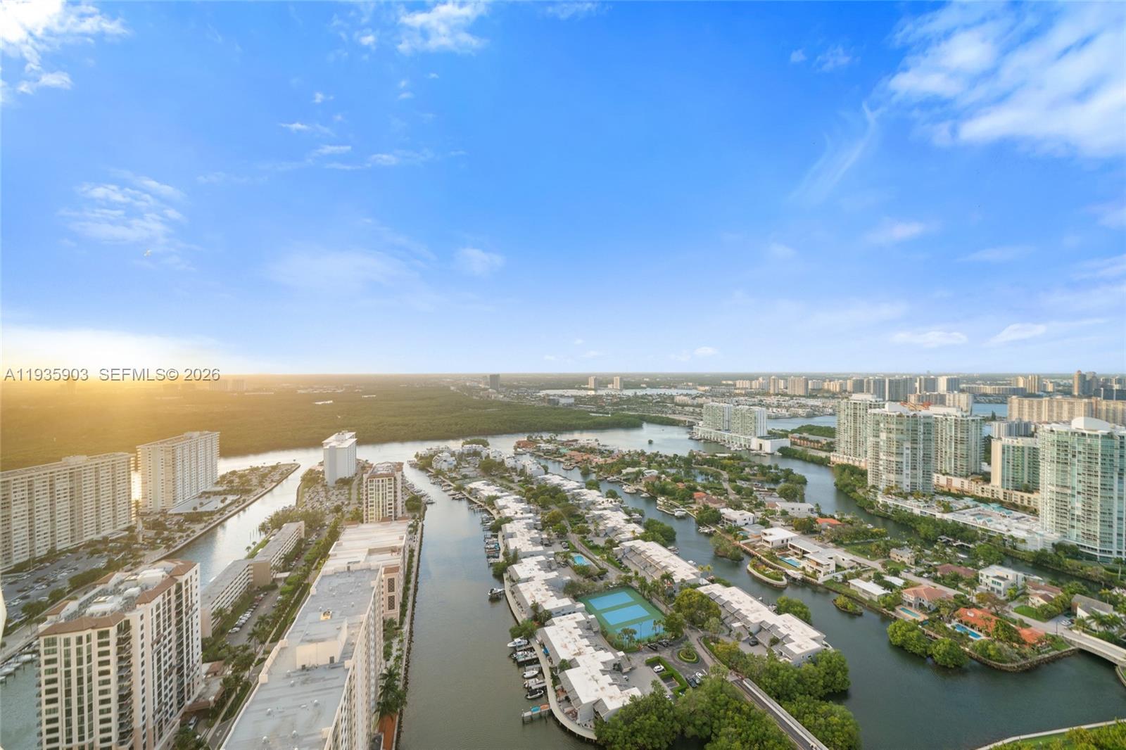 TDR TOWER I CONDO - Residential