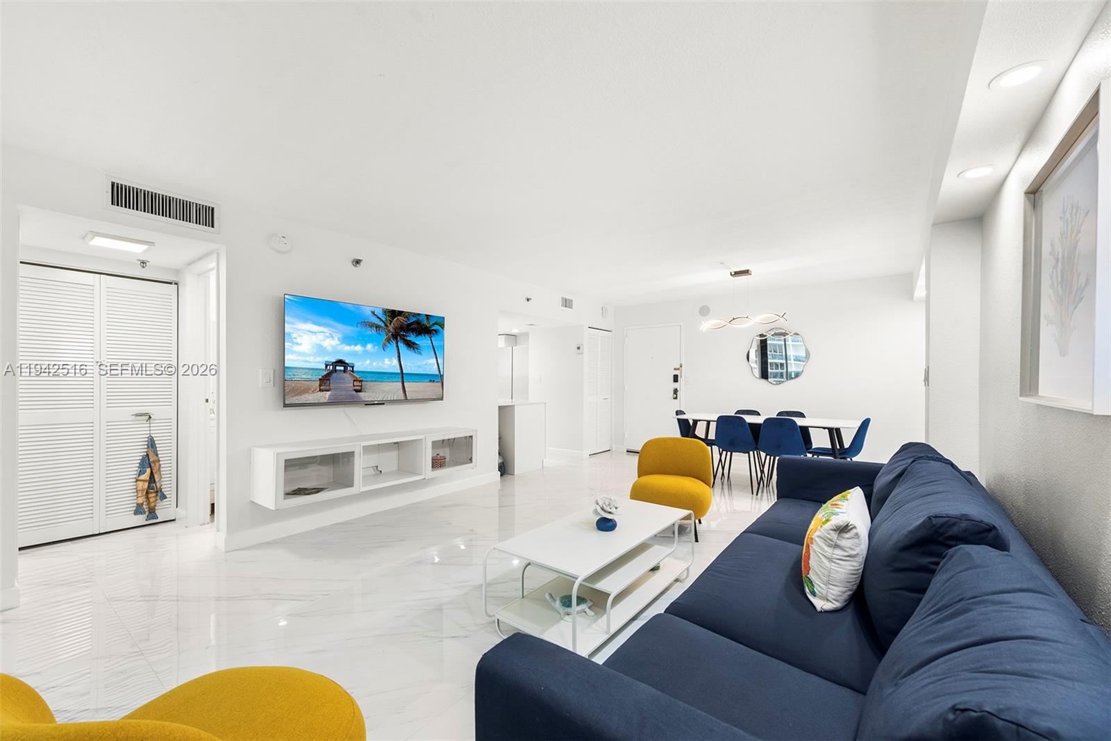 2401 Collins Ave 1007