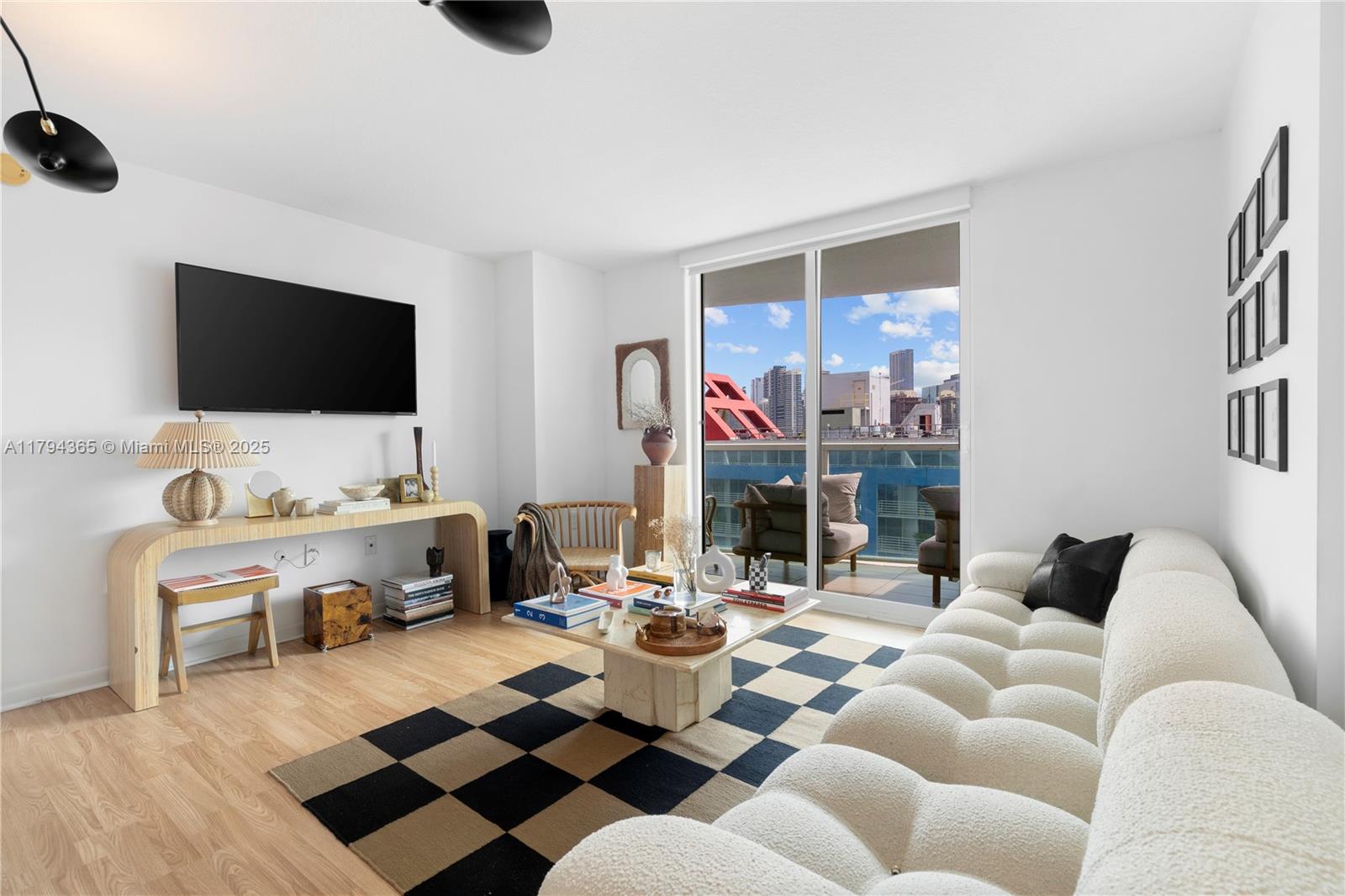 2101 Brickell Ave 1702
