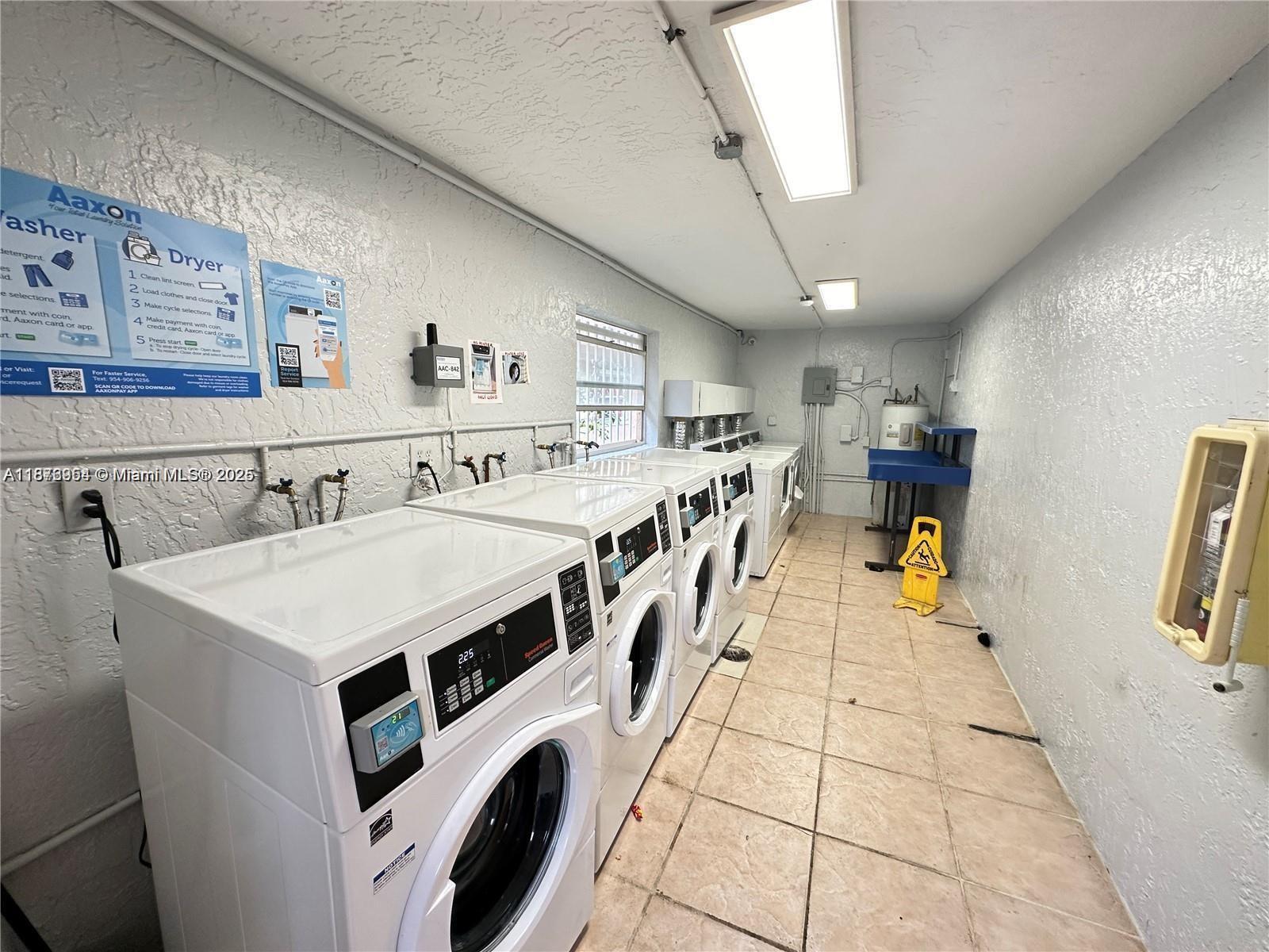 COURTS AT OAKLAND PARK - Residential Lease