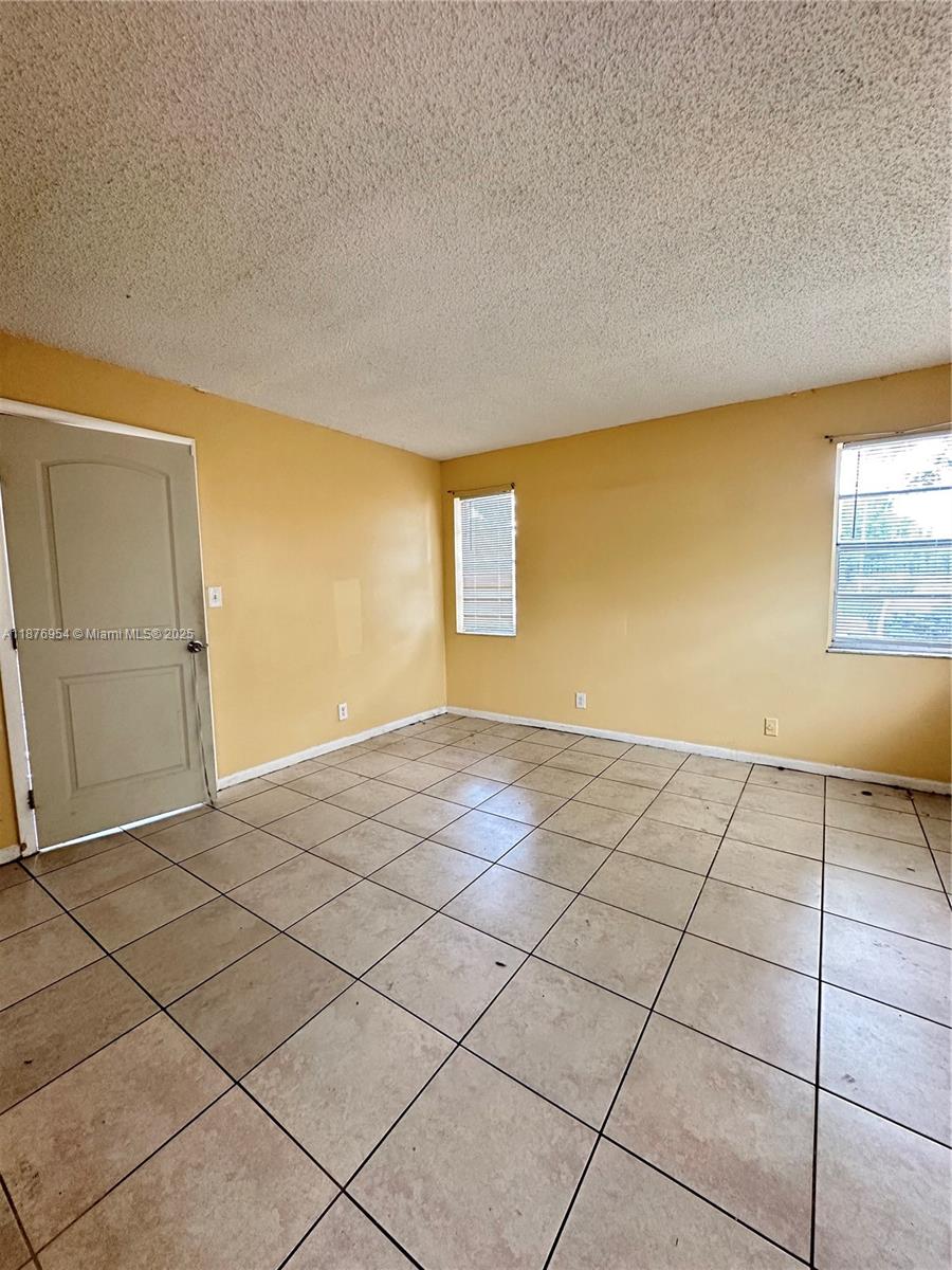 COURTS AT OAKLAND PARK - Residential Lease