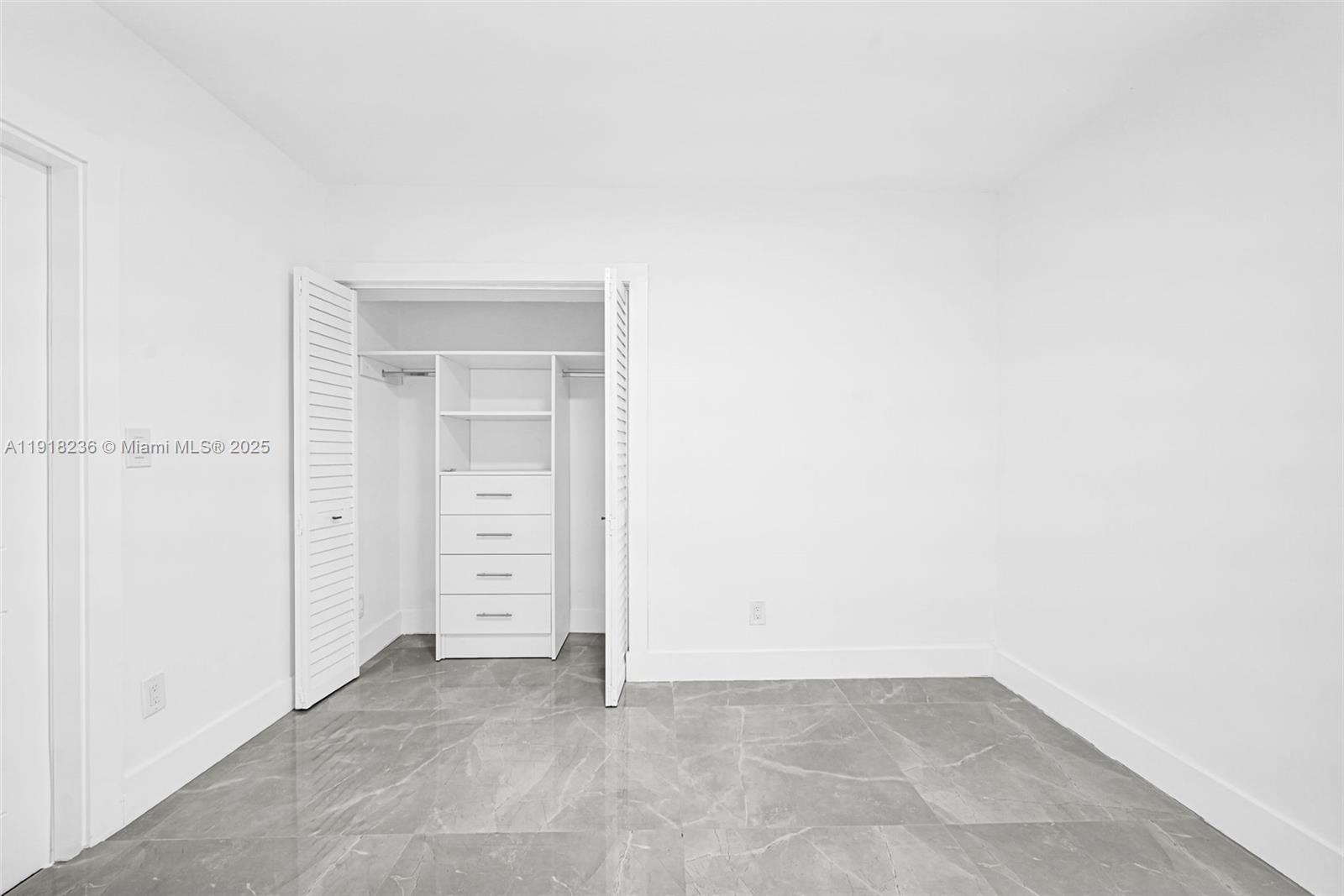 WESTWOOD LAKE 2ND ADDN - Residential