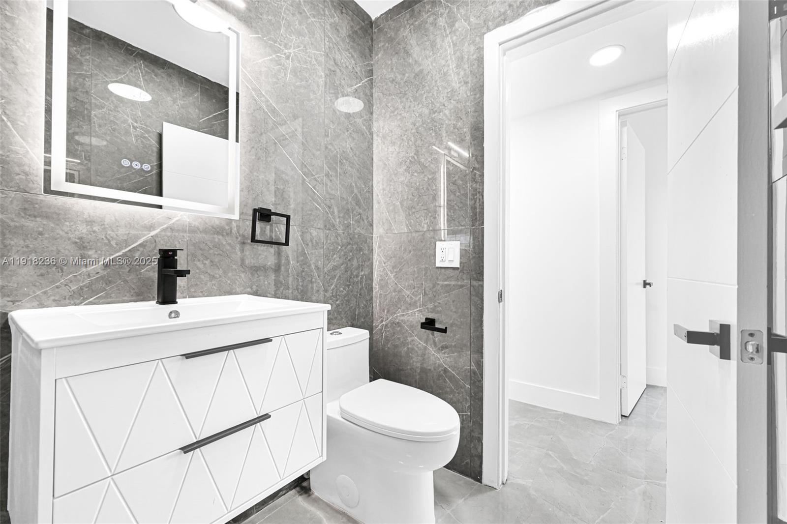 WESTWOOD LAKE 2ND ADDN - Residential