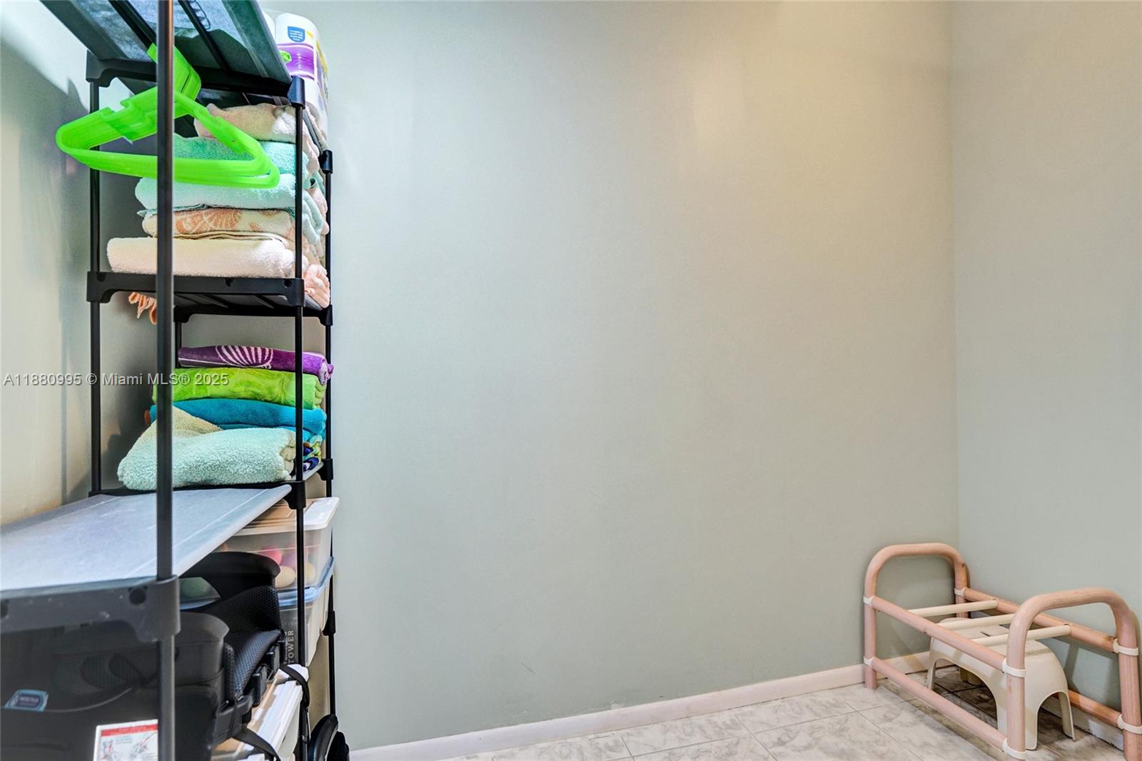 SUMMIT CONDO - Residential Lease