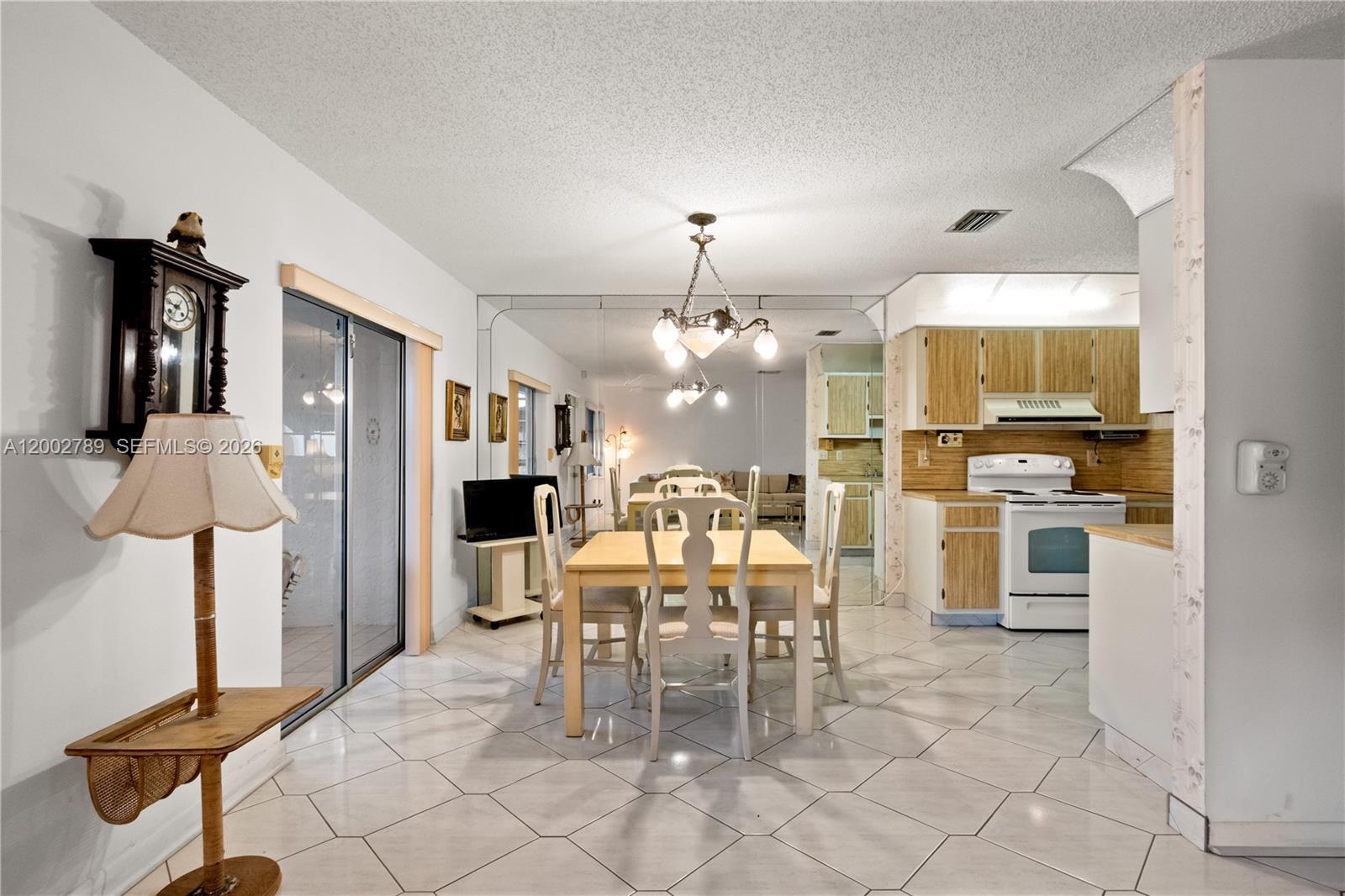 DELRAY VILLAS 3 - Residential